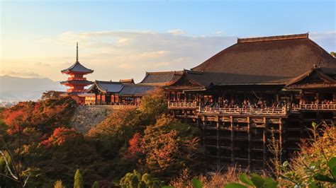 Il Kiyomizu-dera: Un tempio iconico con viste mozzafiato su Kyoto!