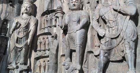  Il Padiglione di Longmen: Una Danza di Pietra e Storia Millenaria!