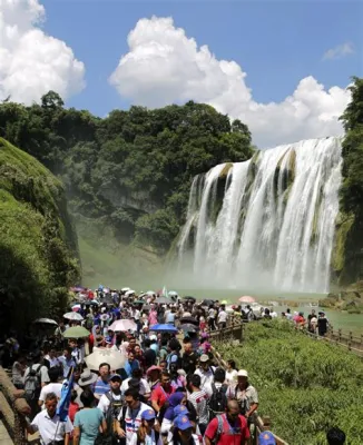 Il Parco delle Cascate Huangguoshu: Un Maestoso Spettacolo Naturale che ti Lascerà a Bocca Aperta!